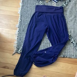 Lululemon purple stretch joggers size 4